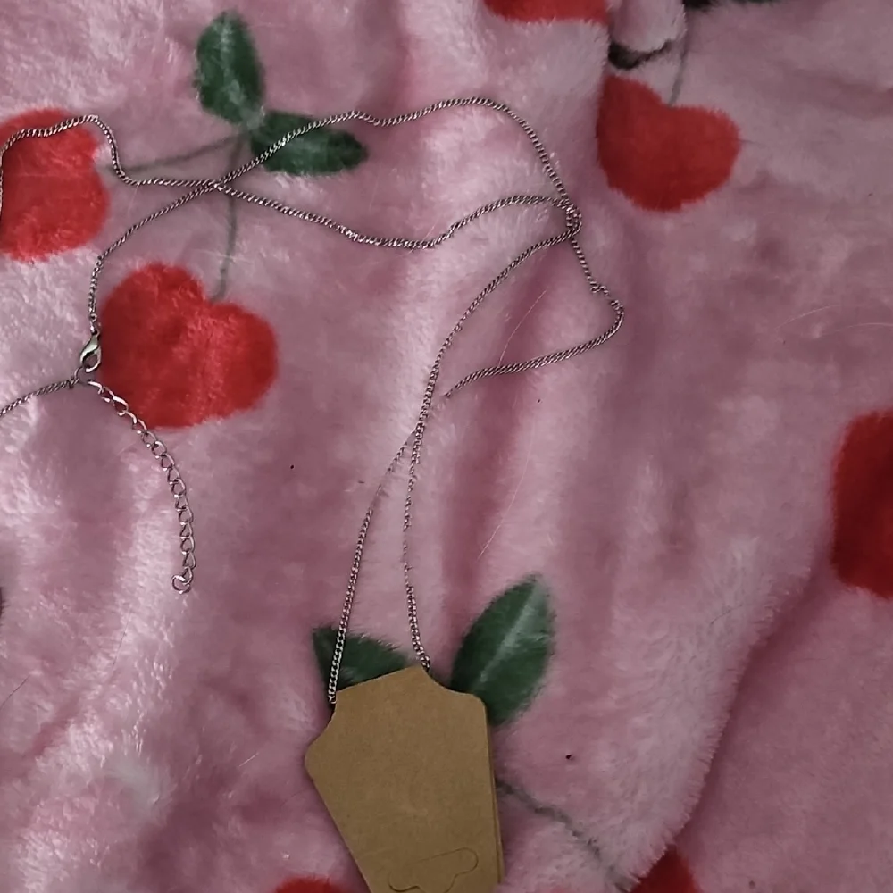 Chic Pink and Green Pendant Necklace - Picture 3 of 4